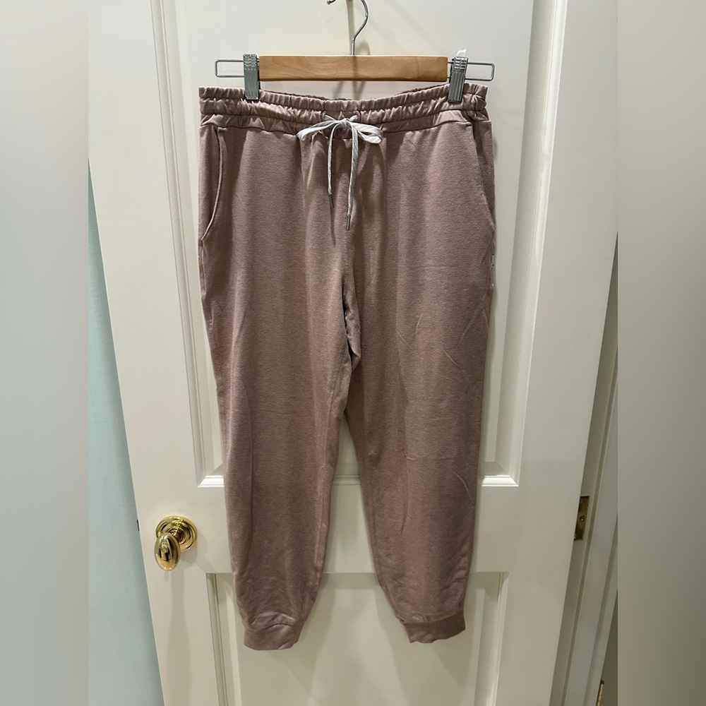 Vuori Women’s Dusty Pink Drawstring Ankle Length Joggers size S